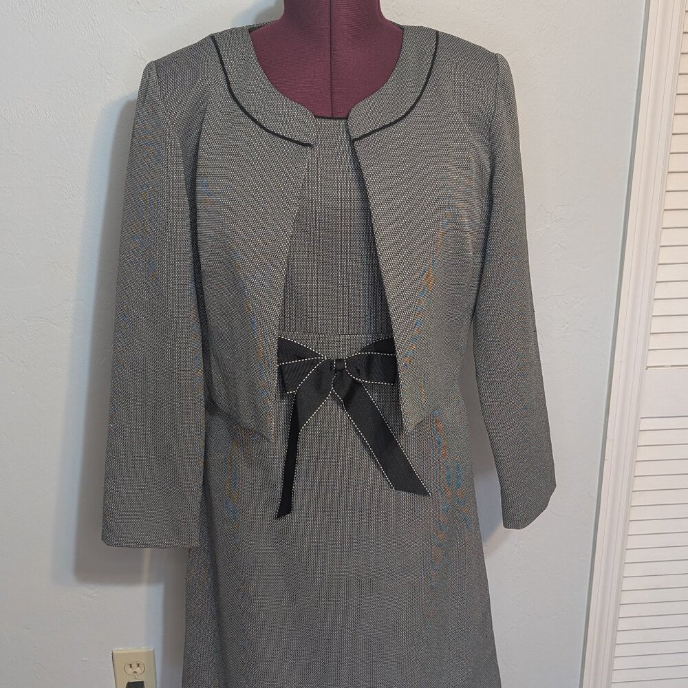 Studio I, Black/White Tweed Sleeveless dress with Jacket, Size 14